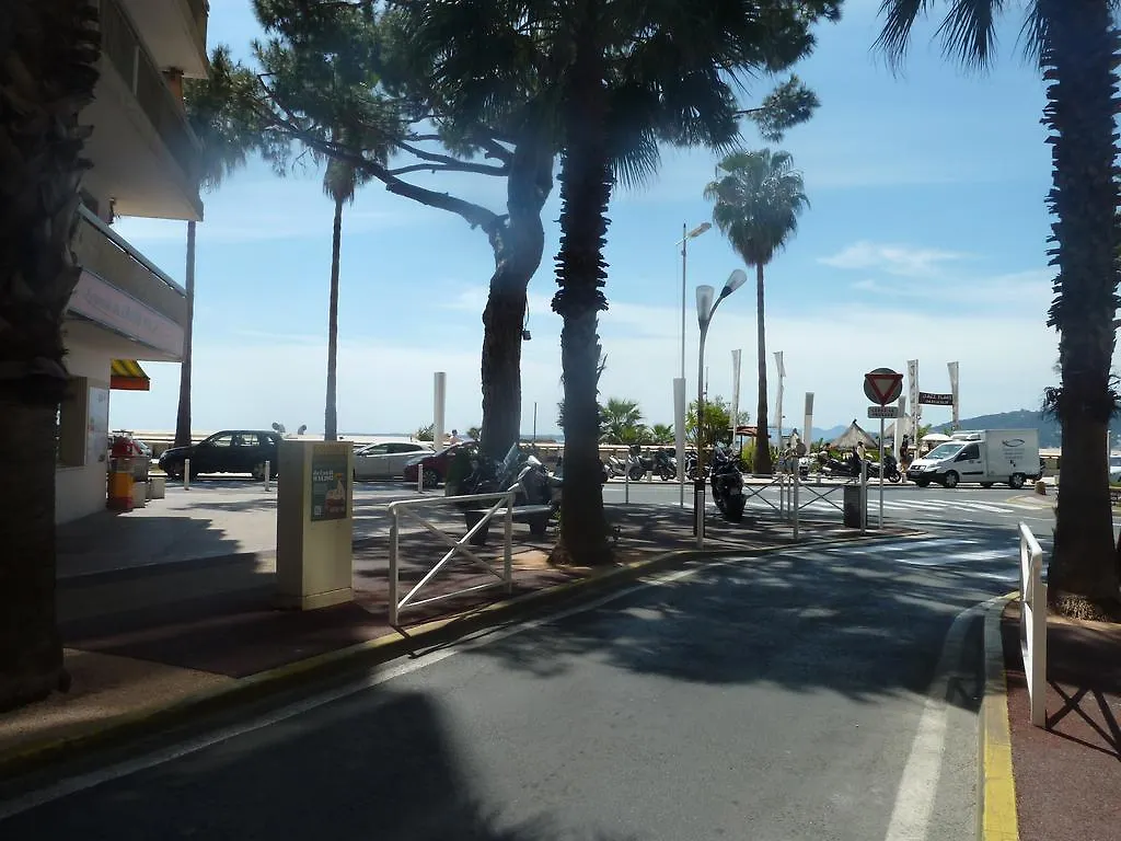 Le Neptunia Hotell Juan-les-Pins Lägenhet