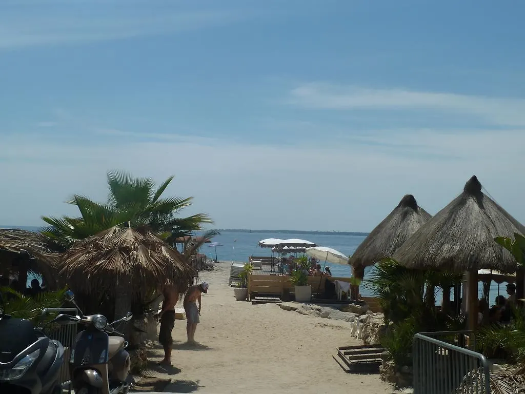 Hotel Le Neptunia Juan-les-Pins 0*,  Francie