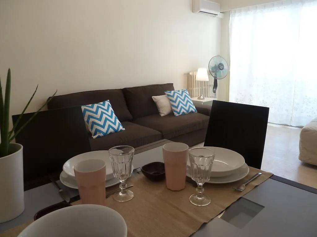 Apartment Le Neptunia Hotel Juan-les-Pins France